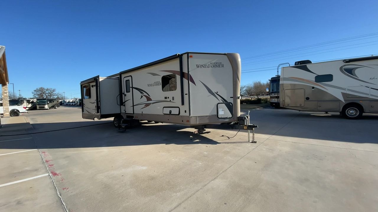 2017 FOREST RIVER WINDJAMMER 3029W