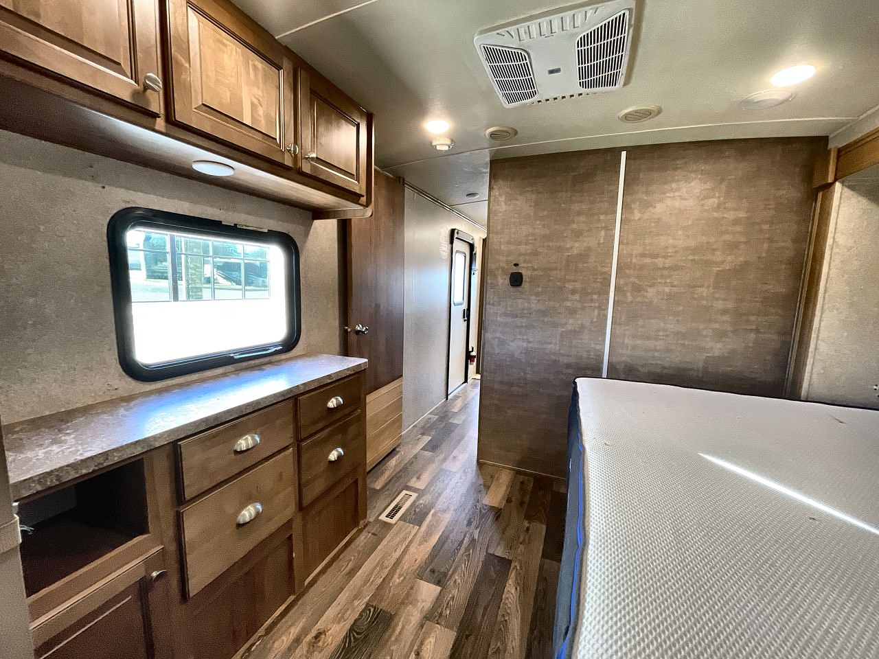 2017 FOREST RIVER WINDJAMMER 3029W