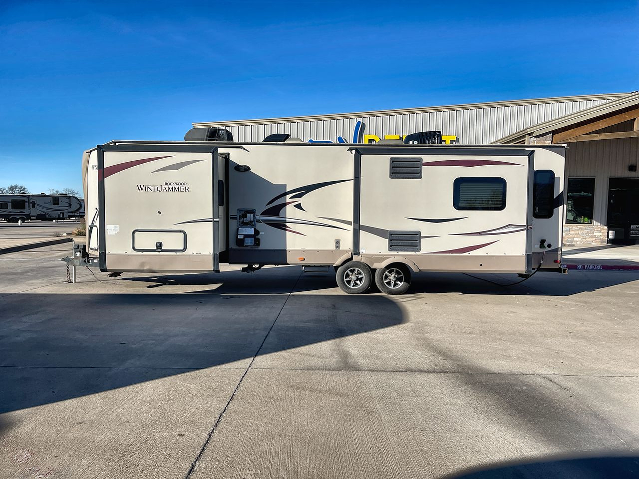 2017 FOREST RIVER WINDJAMMER 3029W