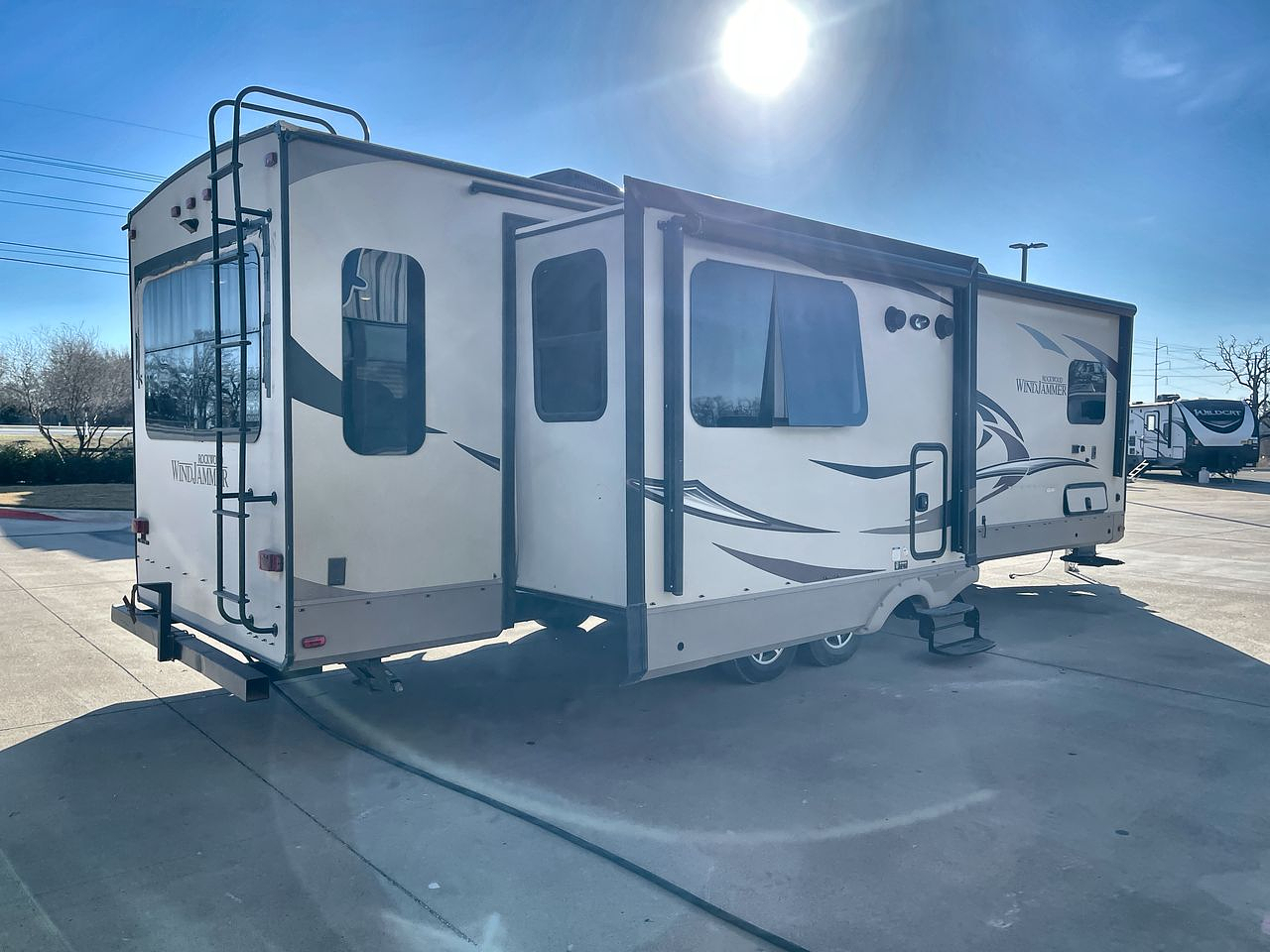 2017 FOREST RIVER WINDJAMMER 3029W