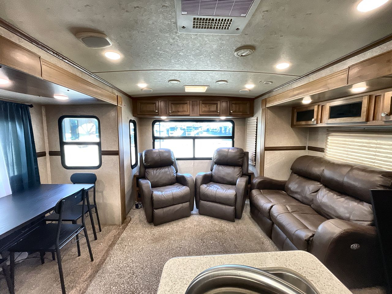 2017 FOREST RIVER WINDJAMMER 3029W