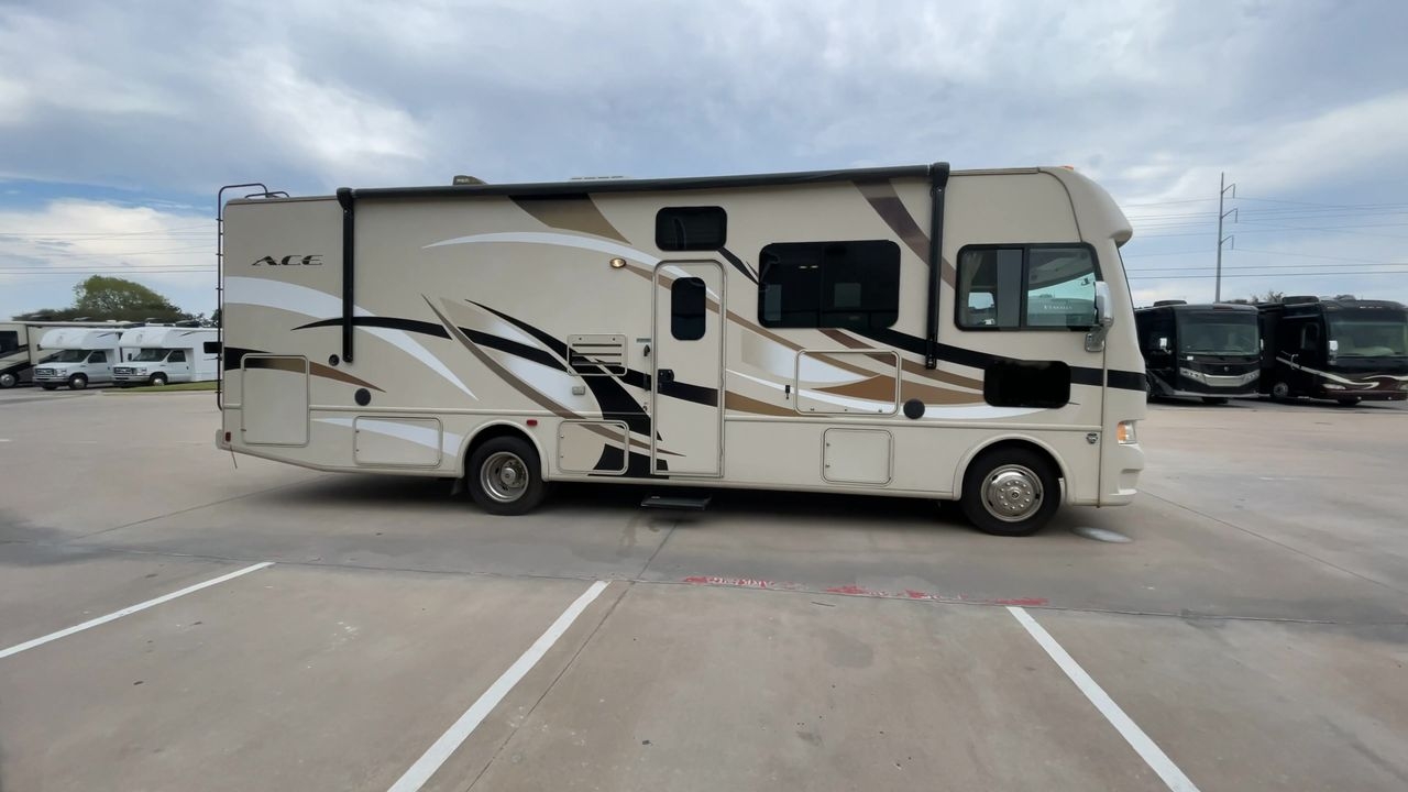 2015 THOR ACE 302