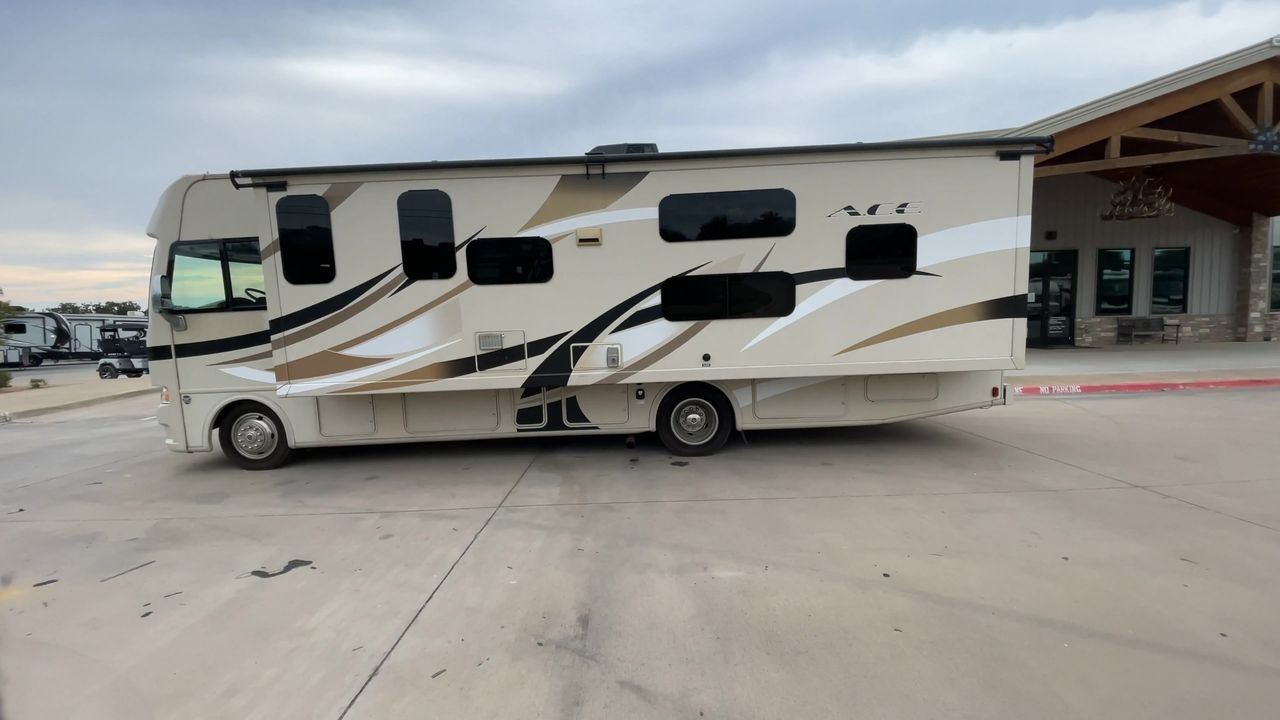 2015 THOR ACE 302