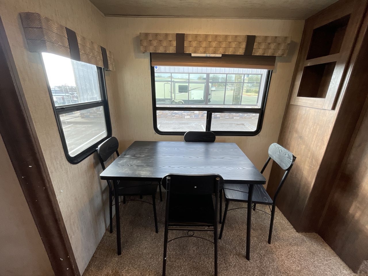 2019 FOREST RIVER SANDPIPER 372LOK