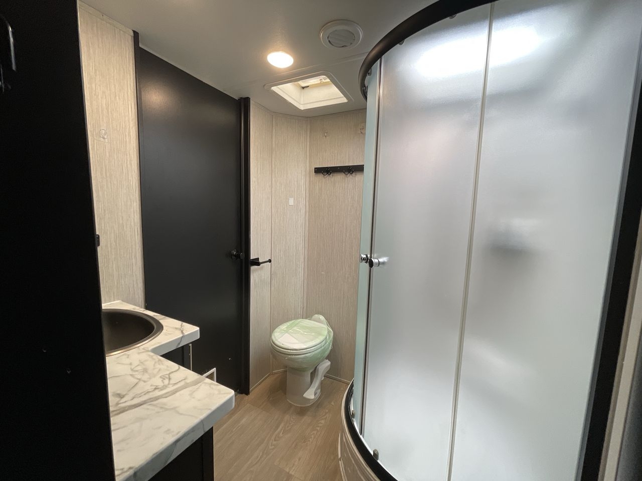 2021 FOREST RIVER WILDCAT 297BH