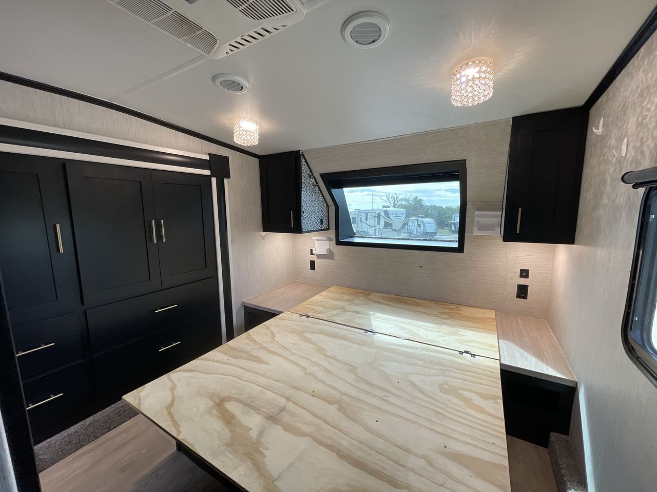 2021 FOREST RIVER WILDCAT 297BH