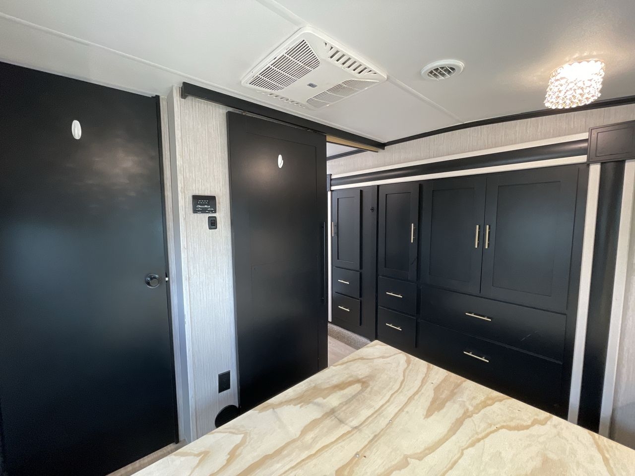 2021 FOREST RIVER WILDCAT 297BH