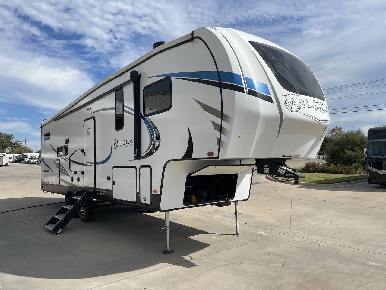 2021 FOREST RIVER WILDCAT 297BH