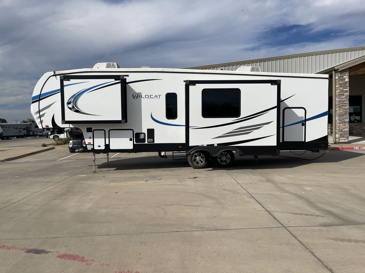 2021 FOREST RIVER WILDCAT 297BH