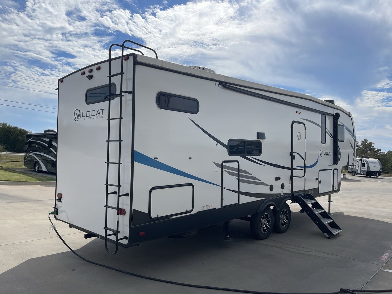 2021 FOREST RIVER WILDCAT 297BH