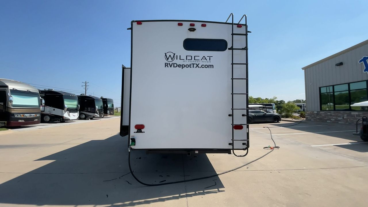 2021 FOREST RIVER WILDCAT 297BH