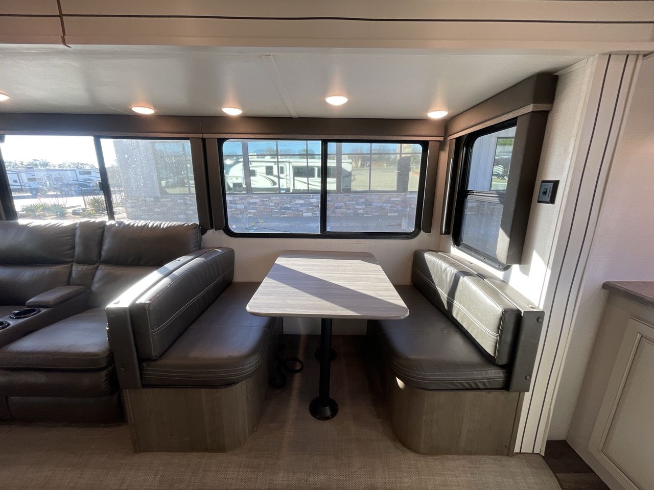 2021 KEYSTONE COUGAR 31MBS