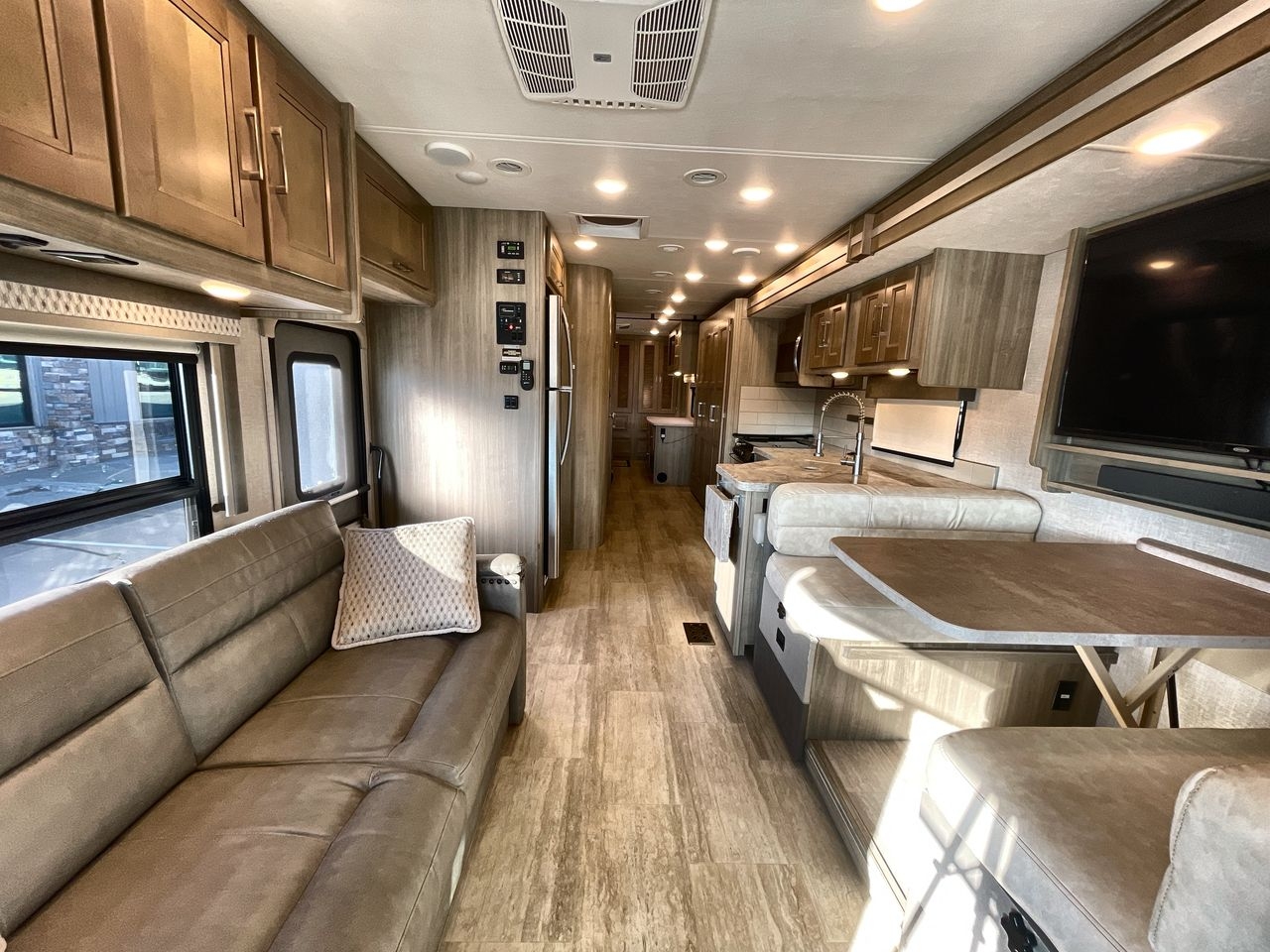 2019 SPORTSCOACH 366BH