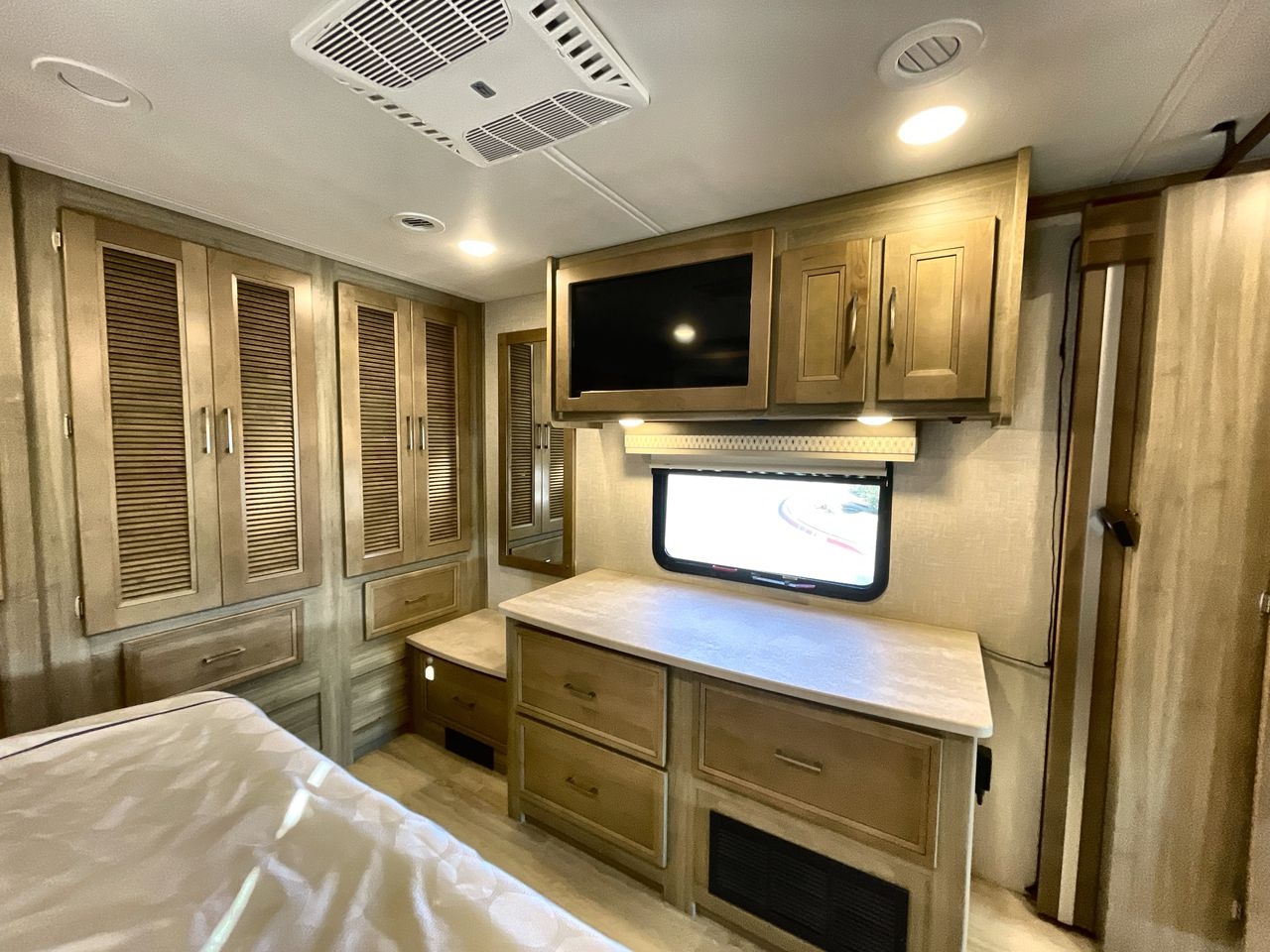 2019 SPORTSCOACH 366BH