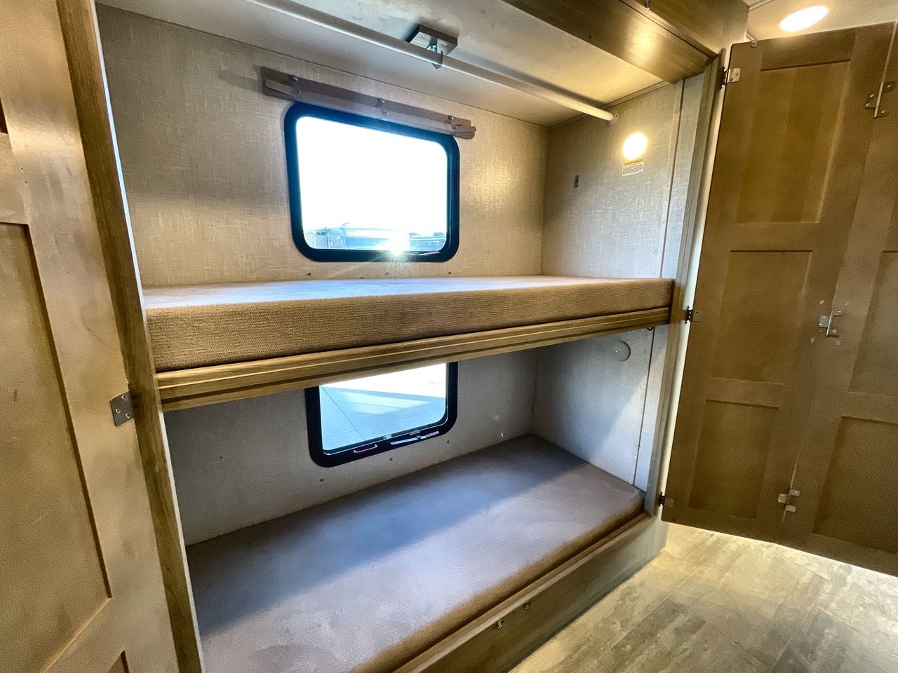 2019 SPORTSCOACH 366BH