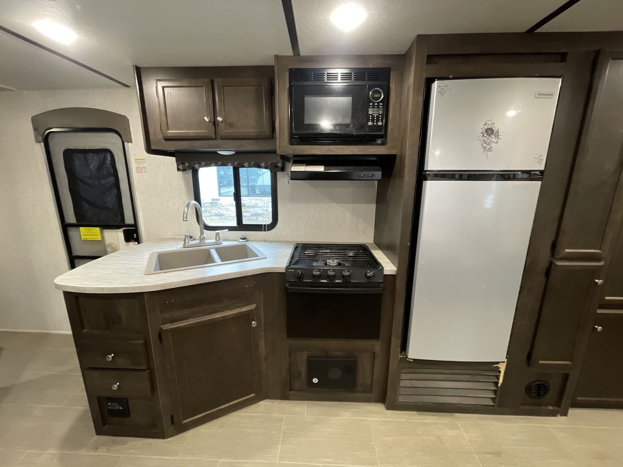 2018 STARCRAFT LAUNCH 27BHU