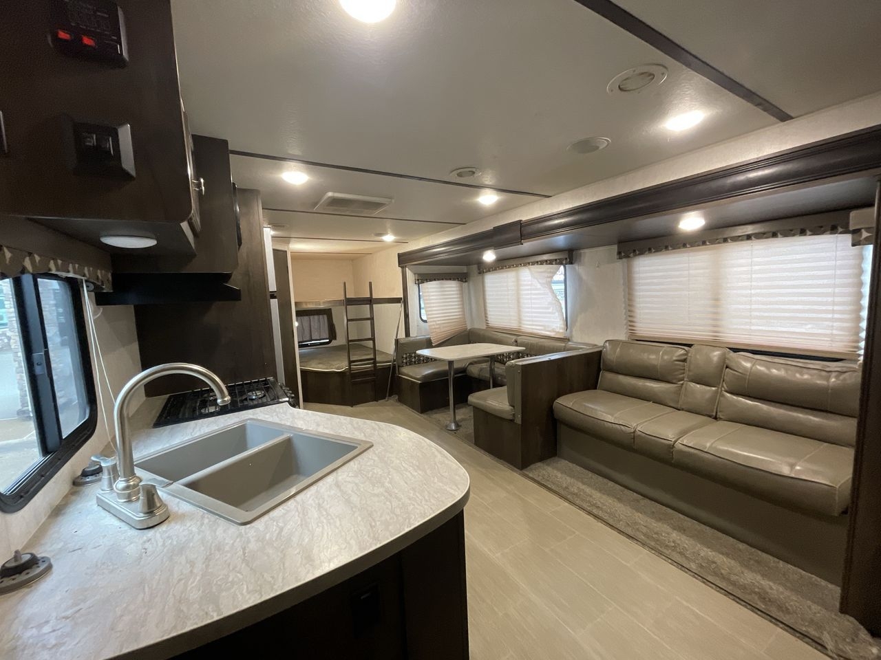 2018 STARCRAFT LAUNCH 27BHU