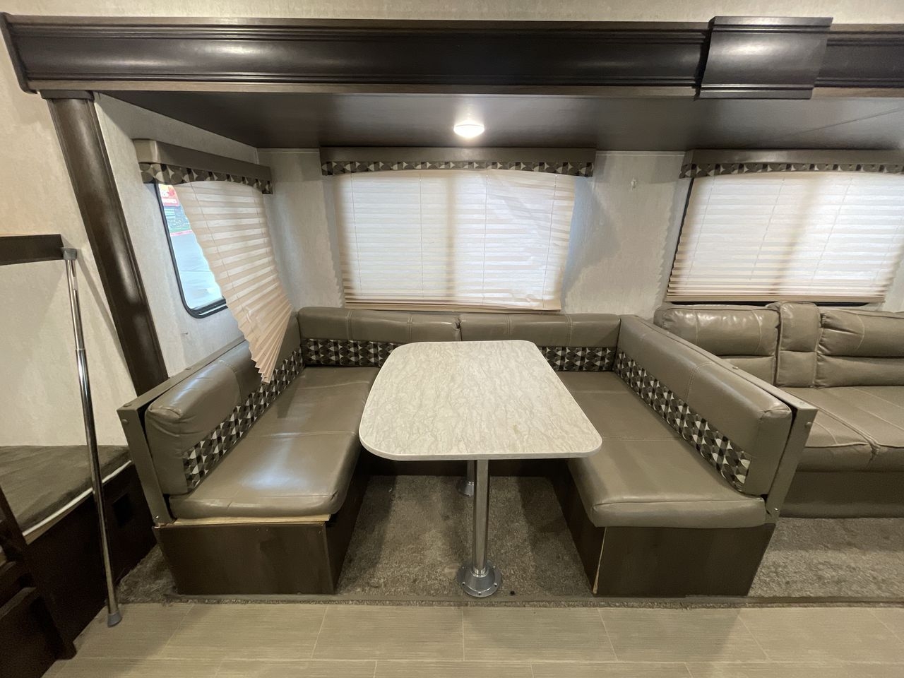 2018 STARCRAFT LAUNCH 27BHU