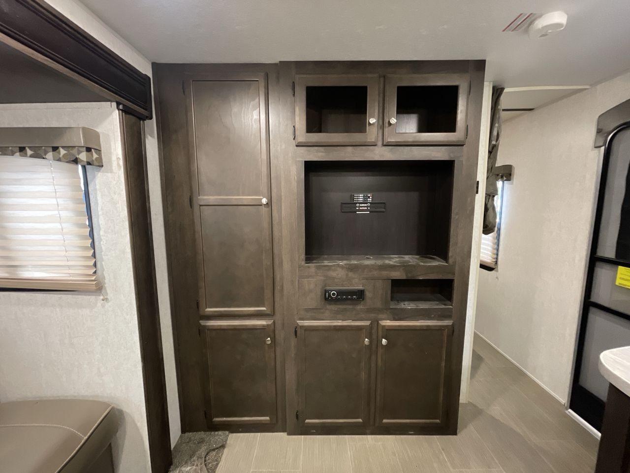 2018 STARCRAFT LAUNCH 27BHU