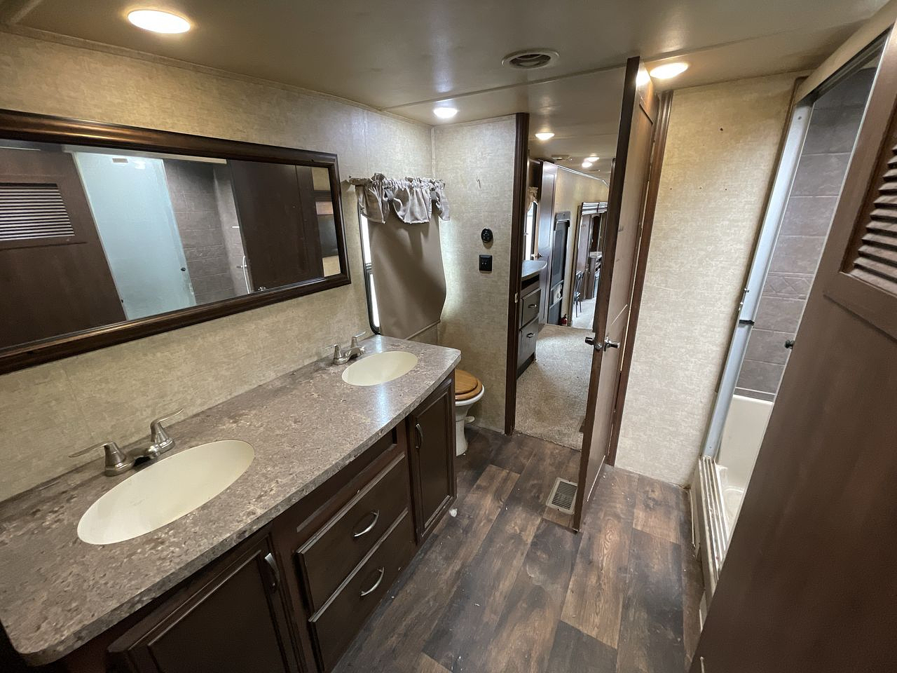 2017 FOREST RIVER SANDPIPER