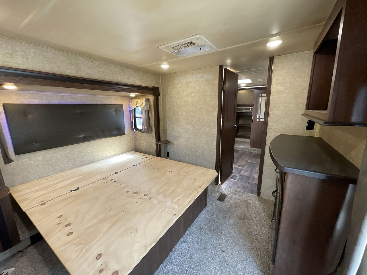 2017 FOREST RIVER SANDPIPER