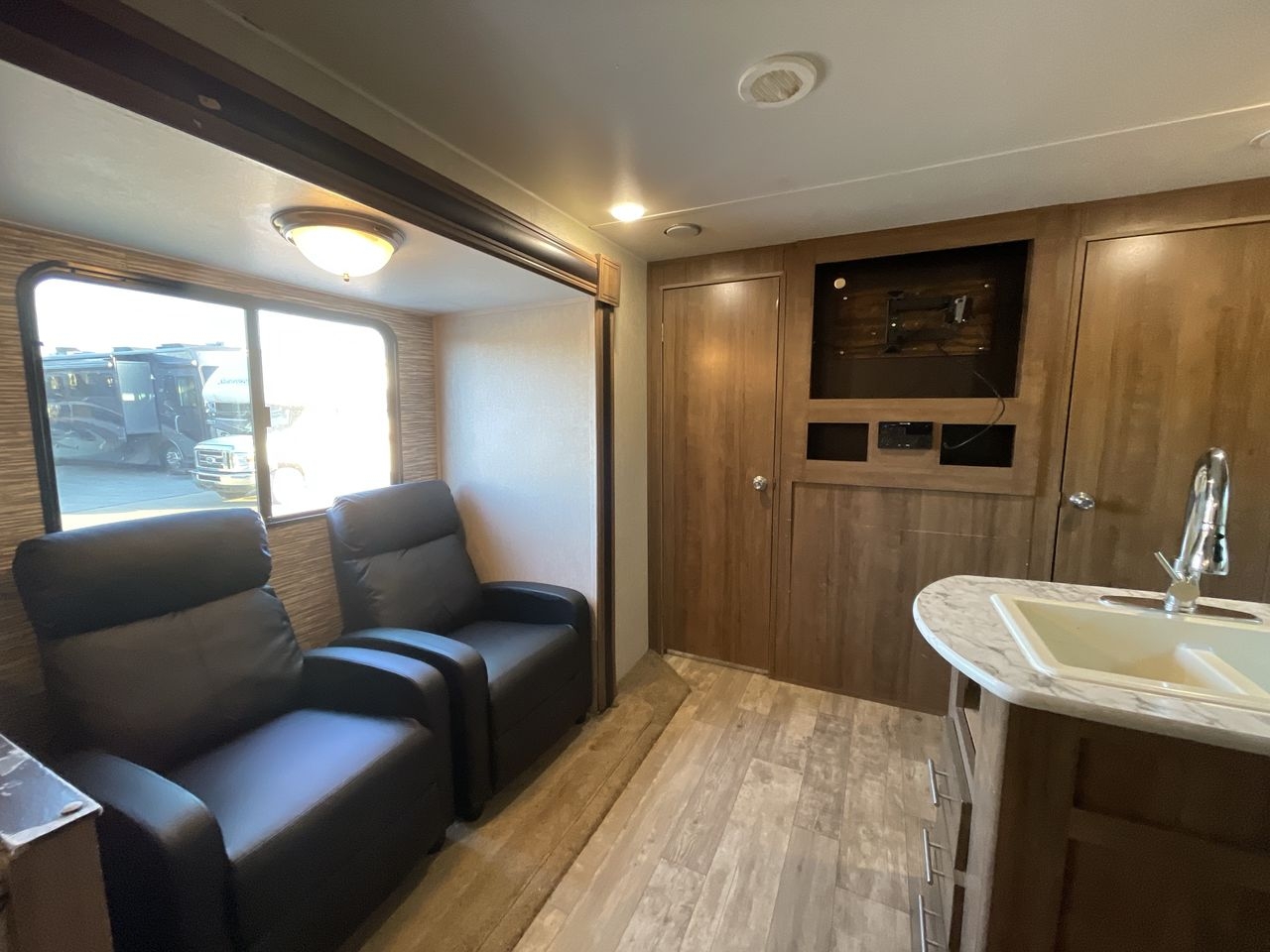 2019 GULF STREAM KINGSPORT 274QB
