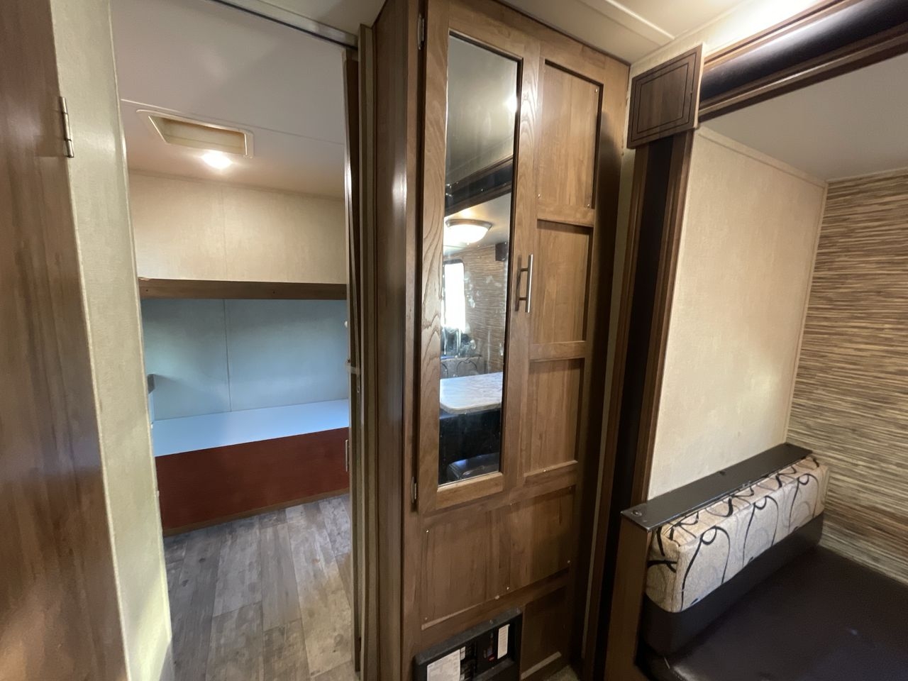 2019 GULF STREAM KINGSPORT 274QB