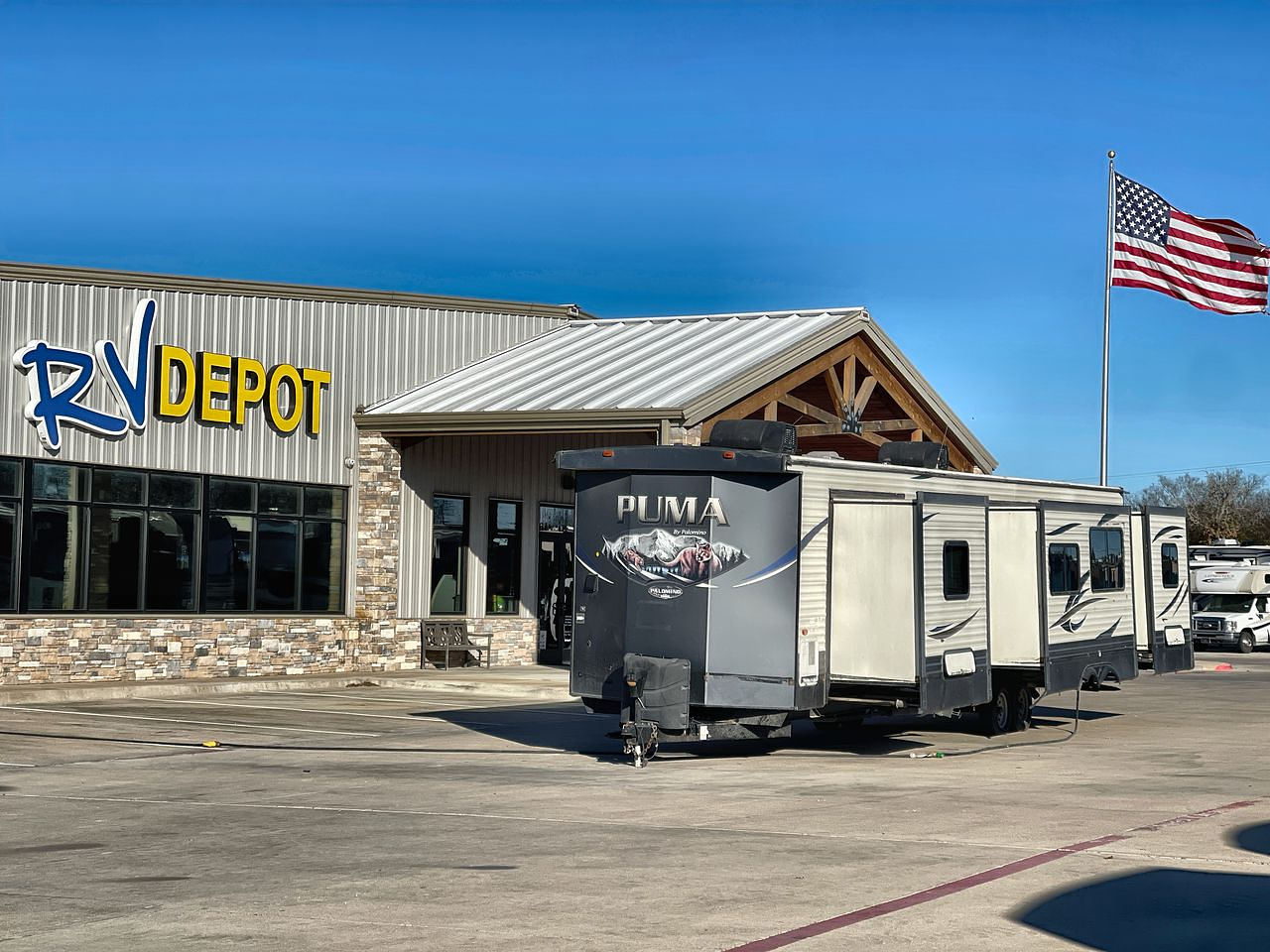 2019 FOREST RIVER PUMA 38DBS