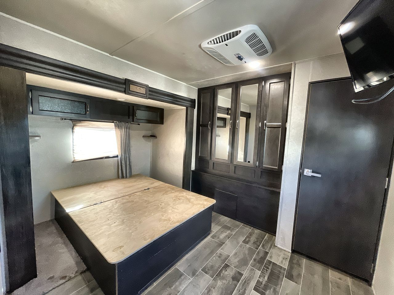 2019 FOREST RIVER PUMA 38DBS