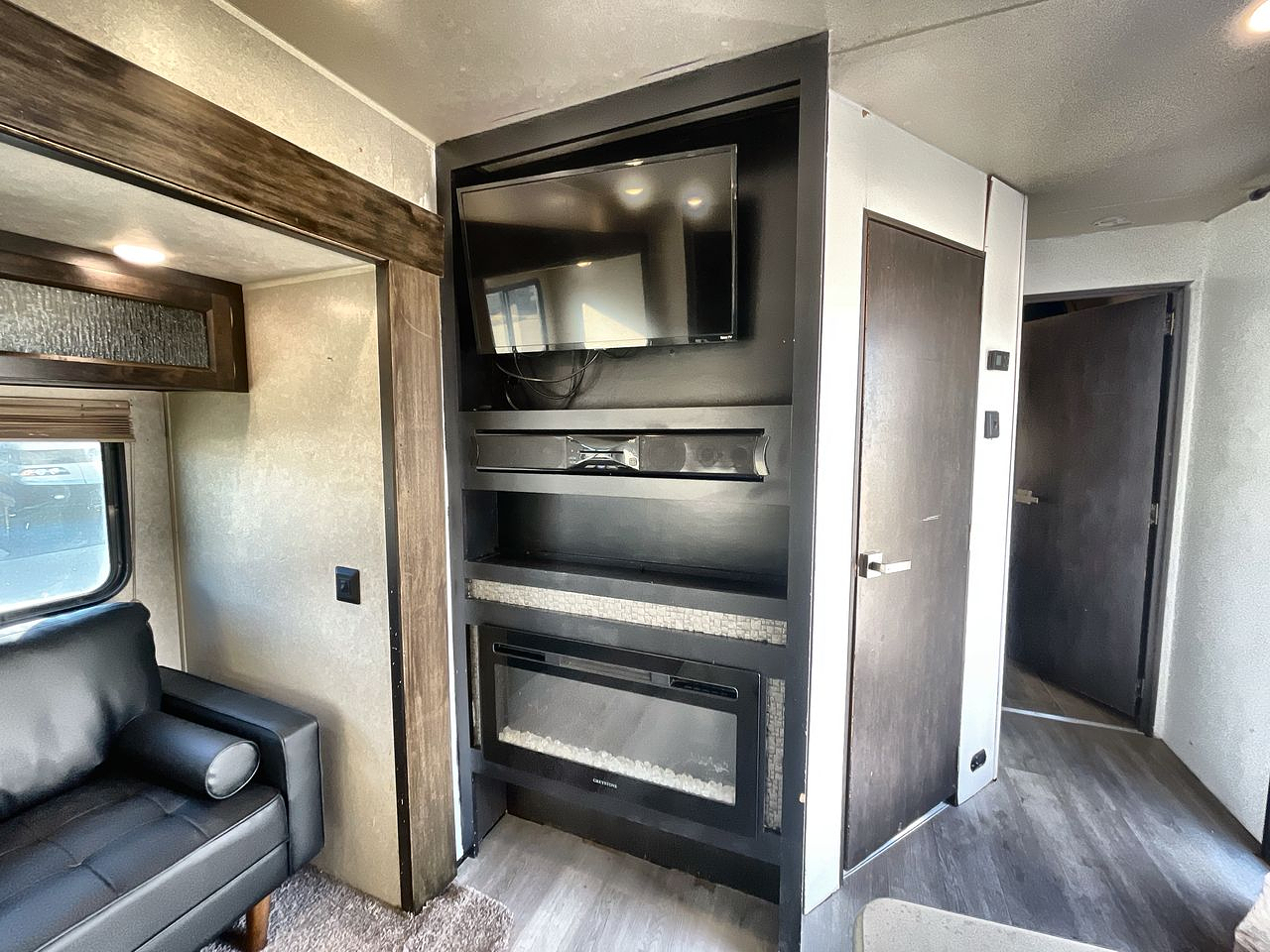 2019 FOREST RIVER PUMA 38DBS