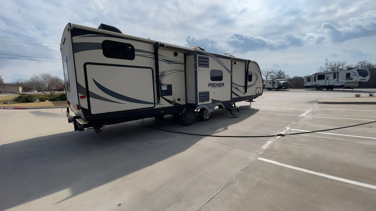 2017 KEYSTONE PREMIER 34BHPR