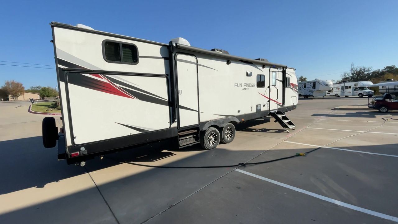 2020 FUN FINDER 32BS