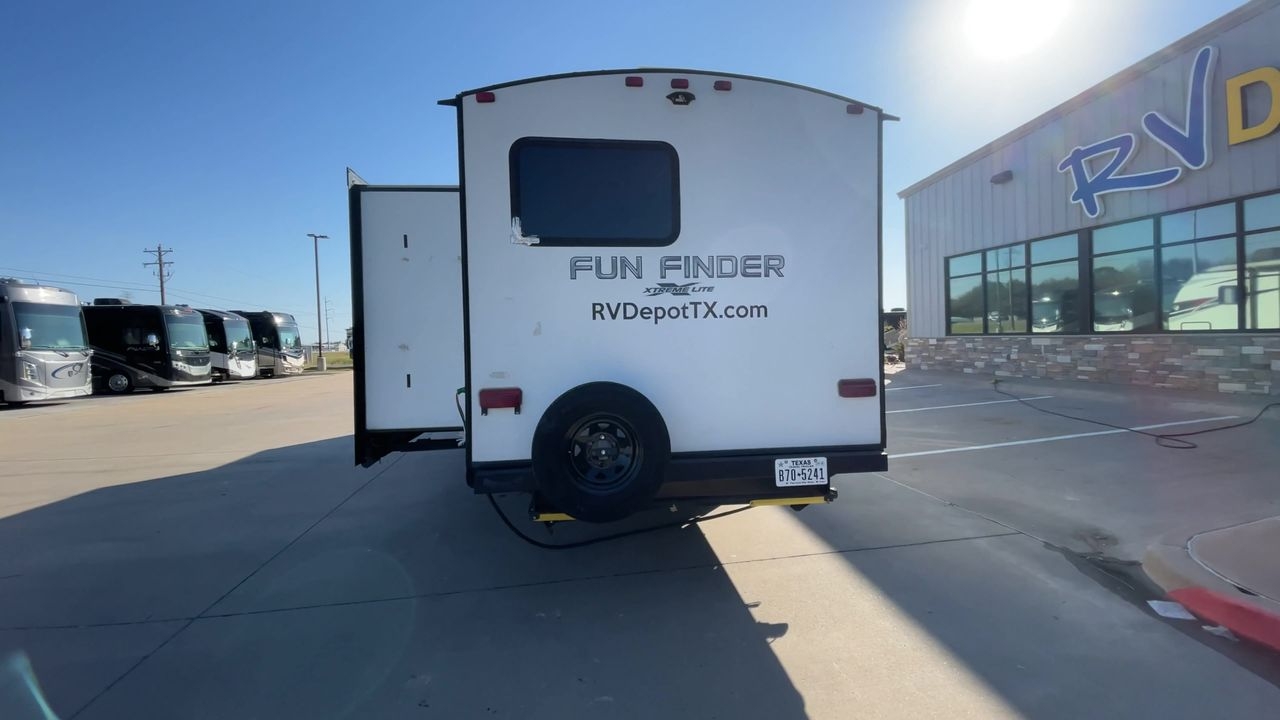 2020 FUN FINDER 32BS