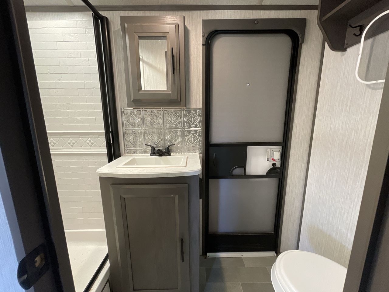 2020 FUN FINDER 32BS