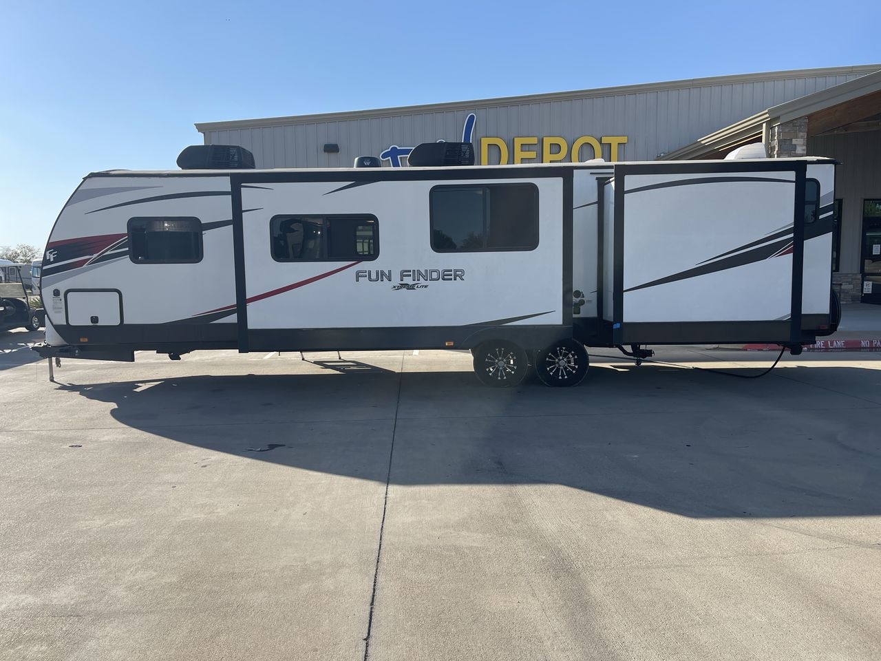 2020 FUN FINDER 32BS