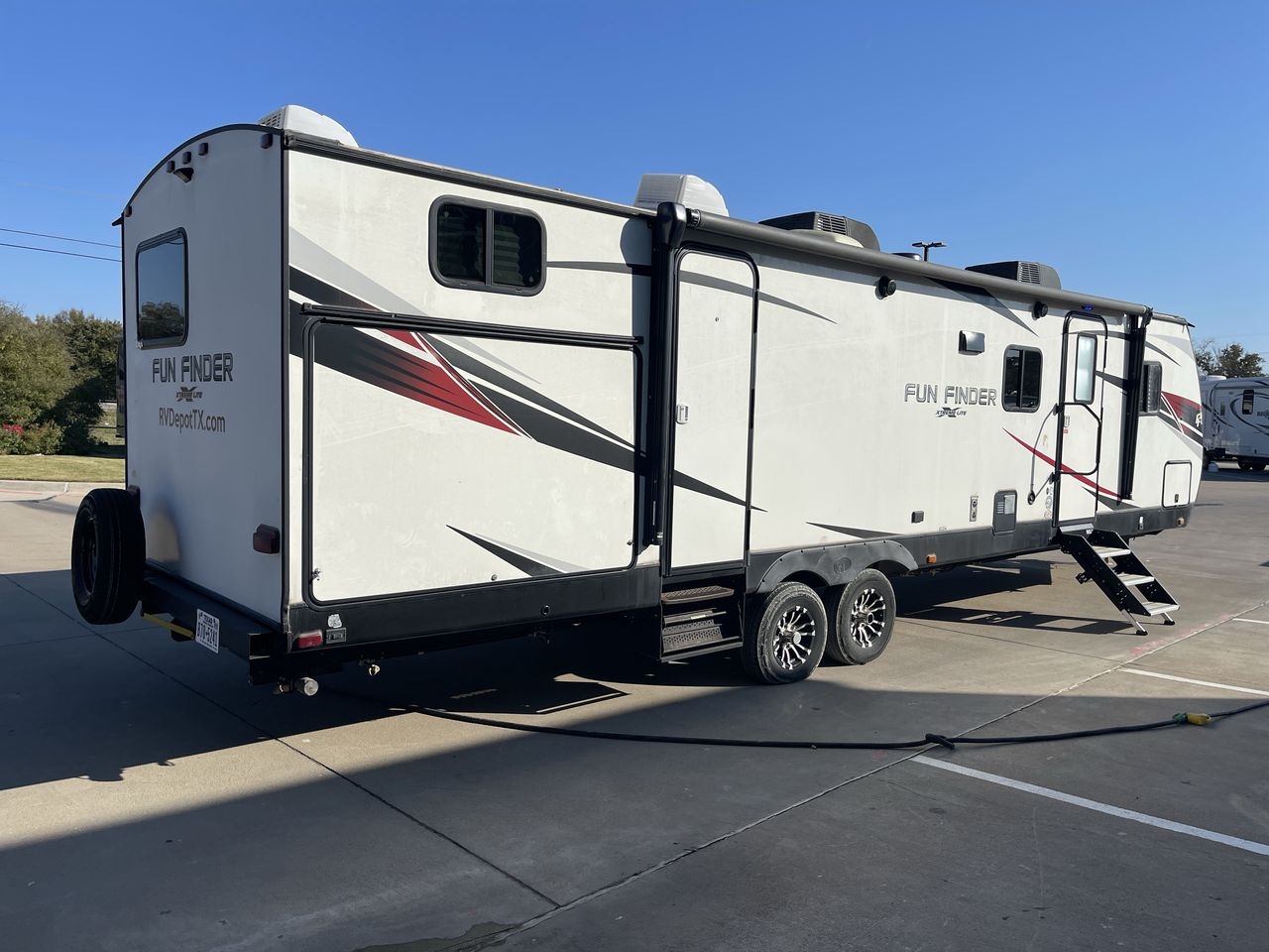 2020 FUN FINDER 32BS