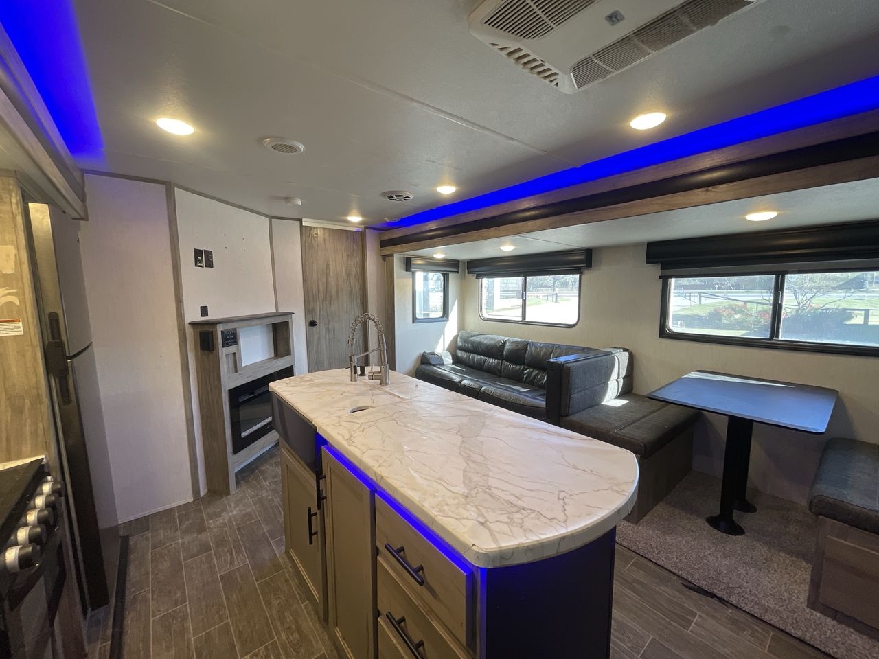 2022 FOREST RIVER CHEROKEE 33BH-L