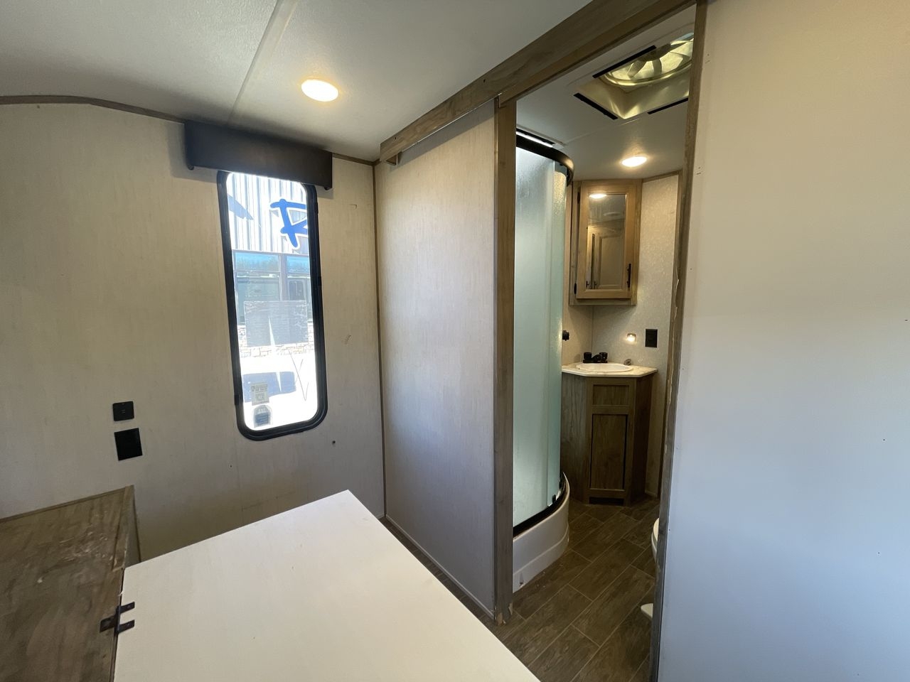 2022 FOREST RIVER CHEROKEE 33BH-L