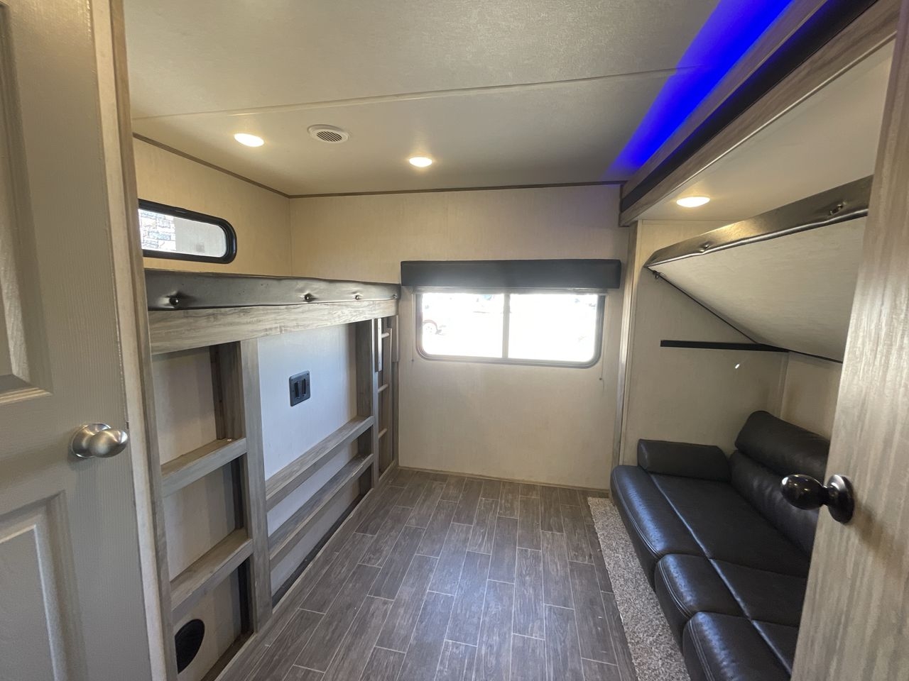 2022 FOREST RIVER CHEROKEE 33BH-L