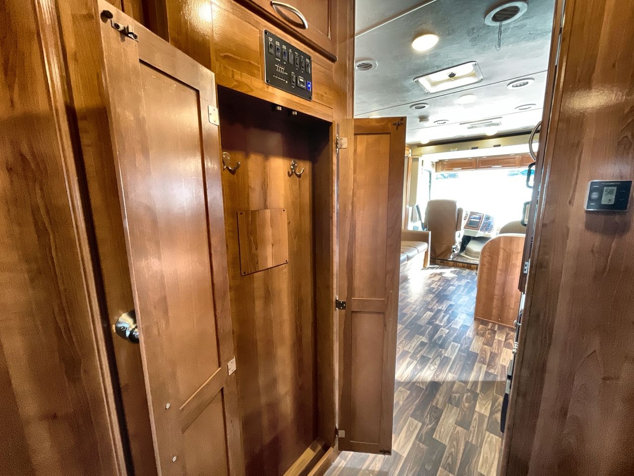 2018 COACHMEN PURSUIT 33BH
