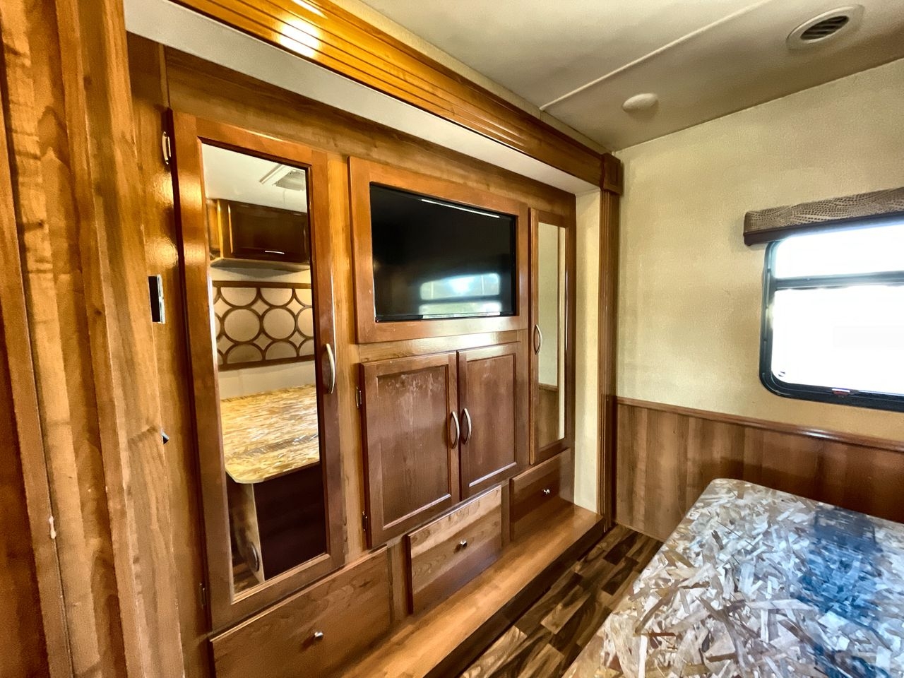 2018 COACHMEN PURSUIT 33BH
