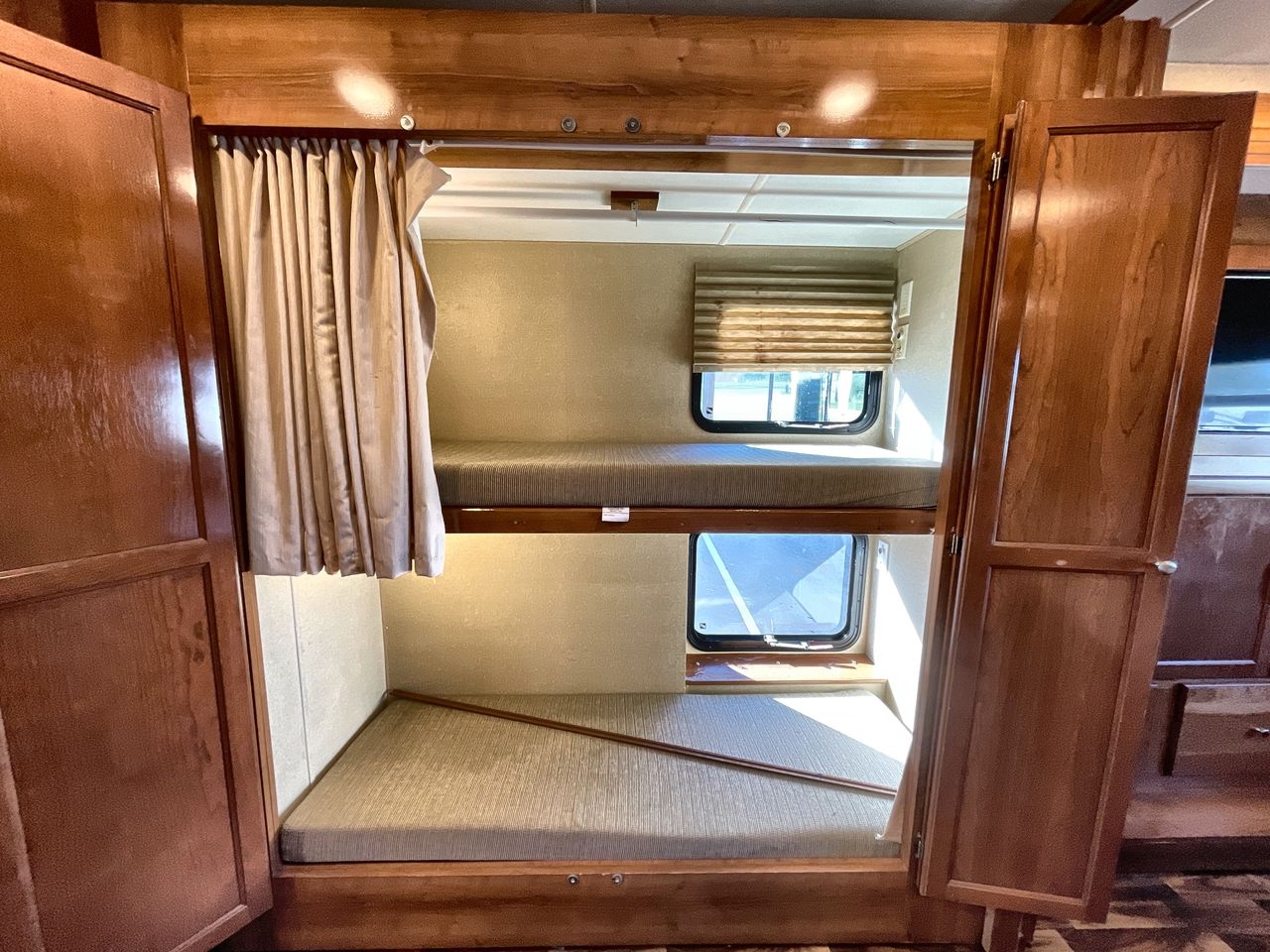 2018 COACHMEN PURSUIT 33BH