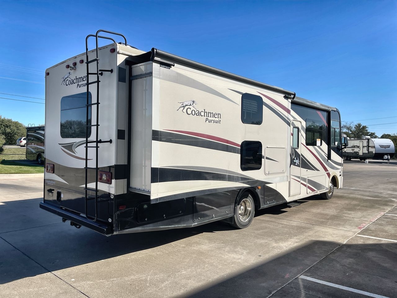 2018 COACHMEN PURSUIT 33BH