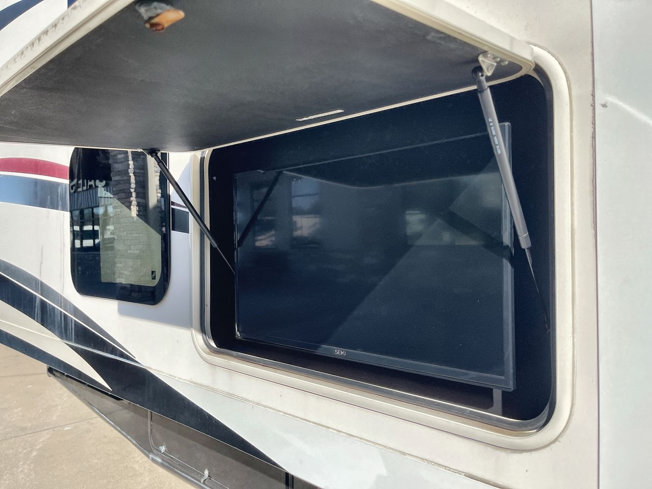 2018 COACHMEN PURSUIT 33BH