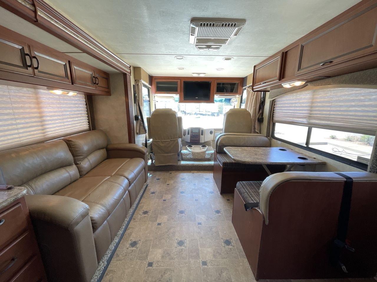 2013 THOR HURRICANE 33G