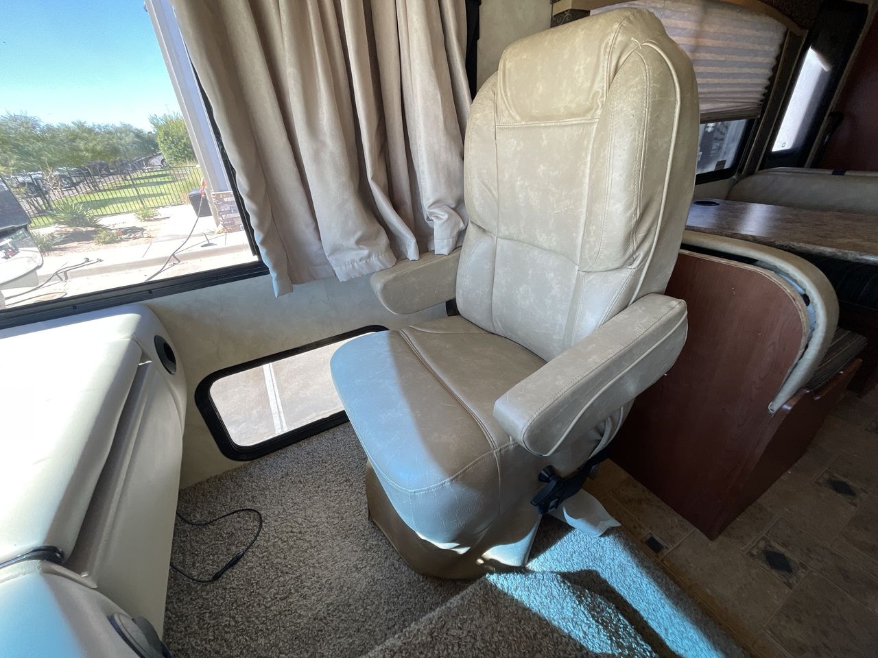 2013 THOR HURRICANE 33G