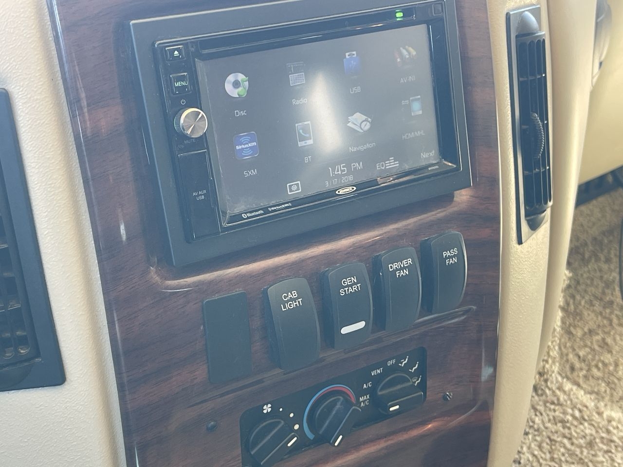 2013 THOR HURRICANE 33G