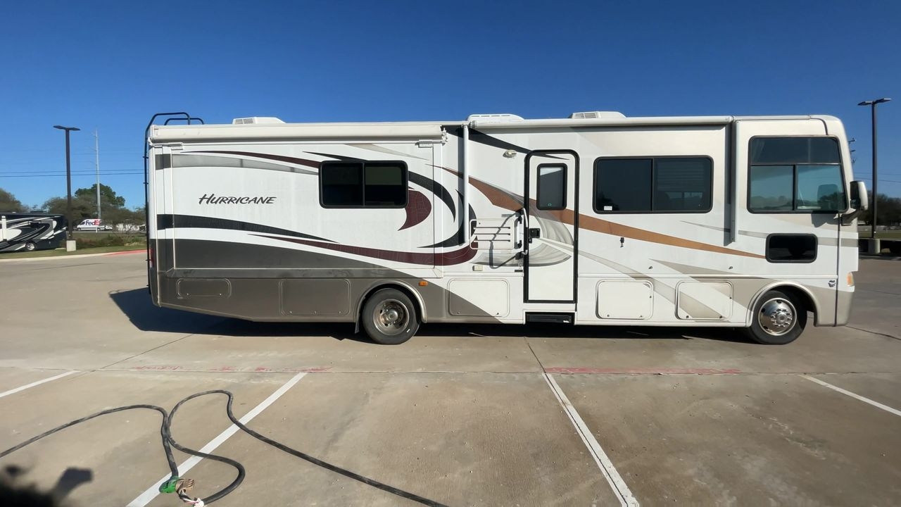2013 THOR HURRICANE 33G