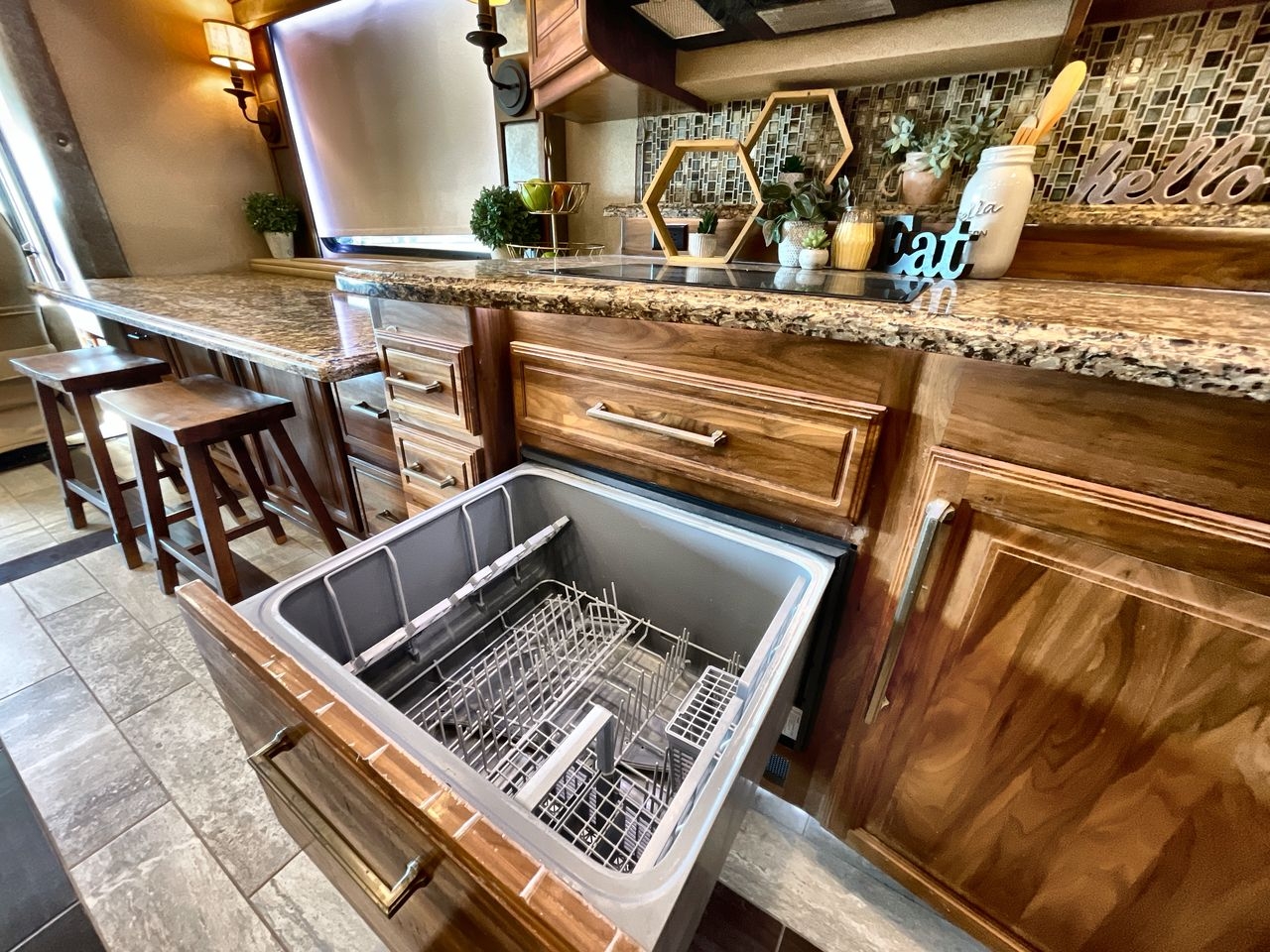 2014 FORETRAVEL IH-45