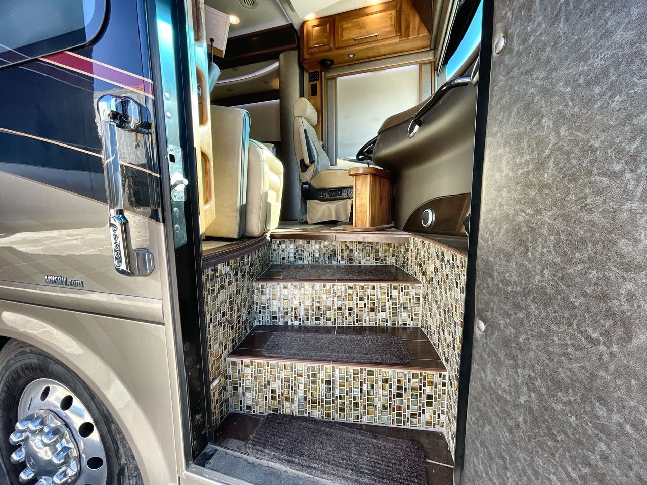 2014 FORETRAVEL IH-45